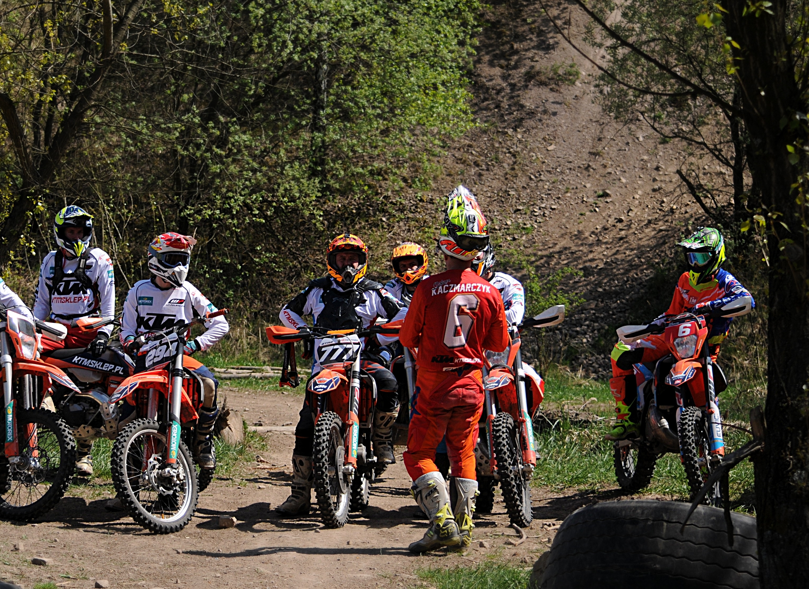enduro-guide-przemek-kaczmarczyk-krzeszowice.jpg